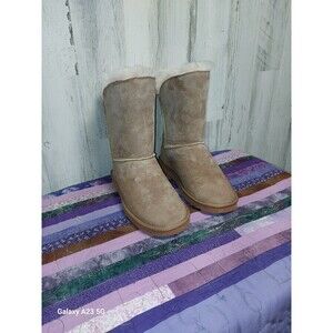 Lamo Breeze Shearling Lined Suede Boots Size 8